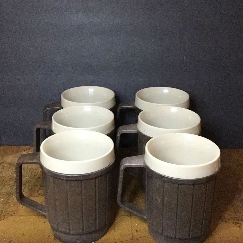 Mugs Vintage wood like mugs from Rubbermaid